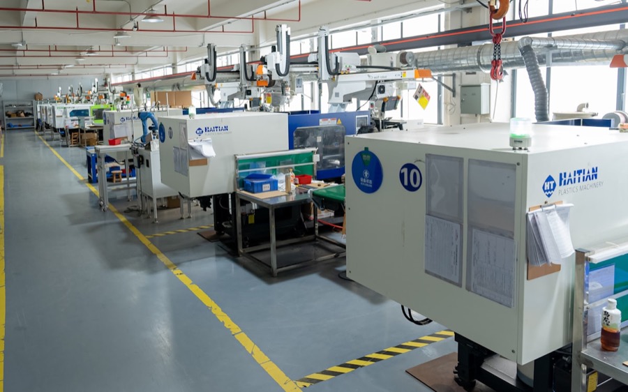 Línea de máquinas industriales de moldeo de plástico